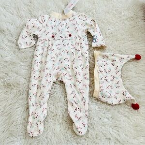 NWT Vintage Disney store Mickey & Minnie snowman’s print footed one piece + hat